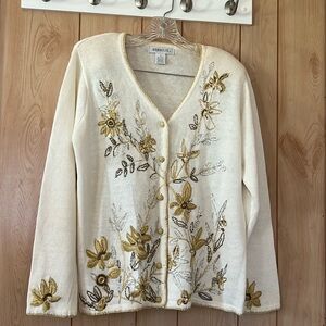 VTG ARRIVISTE  Cream and Gold Floral Embroidered Cardigan Sweater Size Small